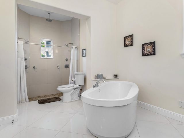 Home for rent at 1500 NE 4th Court - photo 6798392