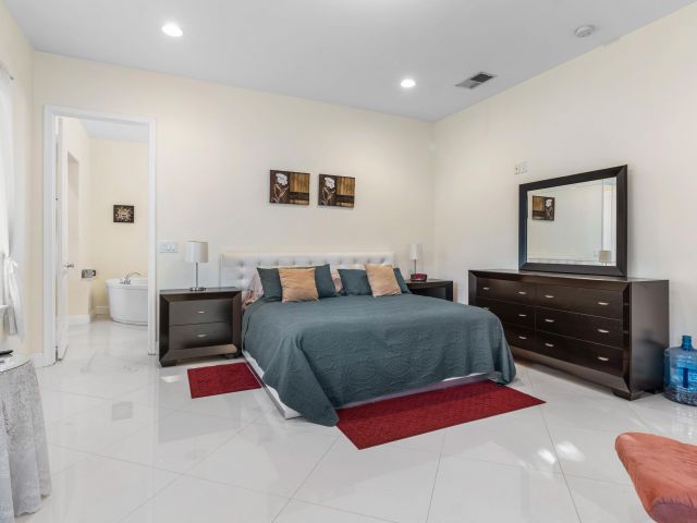 Home for rent at 1500 NE 4th Court - photo 6798394