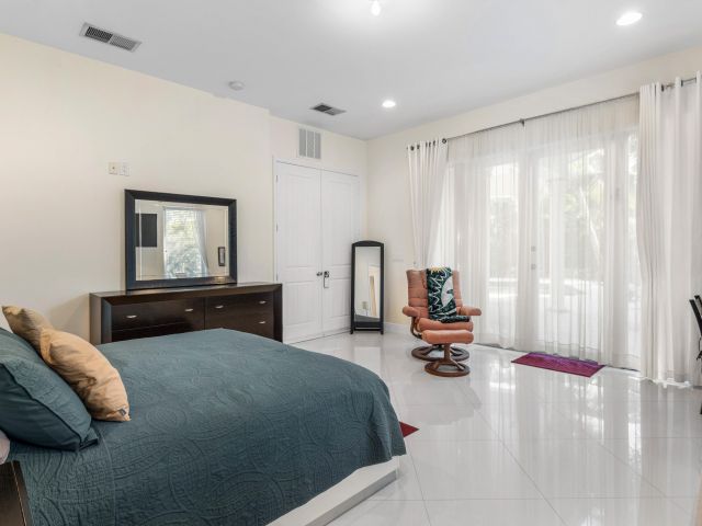 Home for rent at 1500 NE 4th Court - photo 6798395