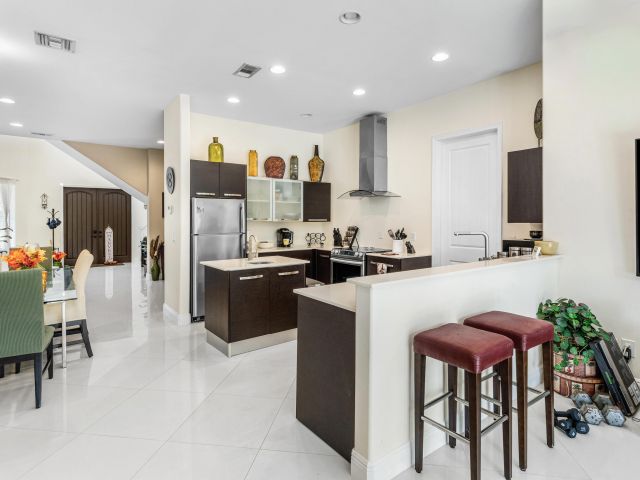 Home for rent at 1500 NE 4th Court - photo 6798398