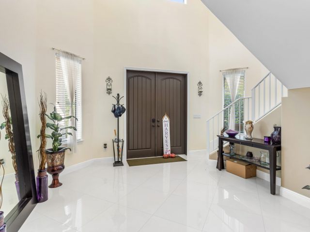 Home for rent at 1500 NE 4th Court - photo 6798400