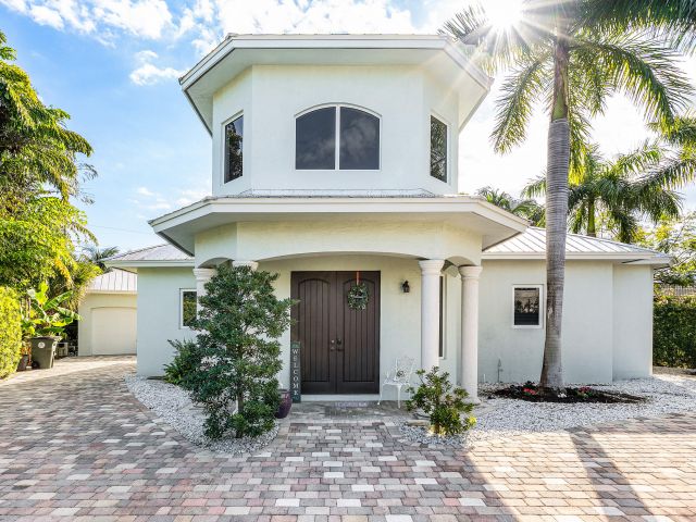 Home for rent at 1500 NE 4th Court - photo 6798403