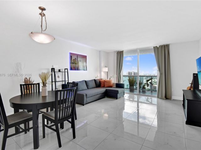 1-bedroom condo for sale in Miami - 1800 N Bayshore Dr 4106 - MondialRealty