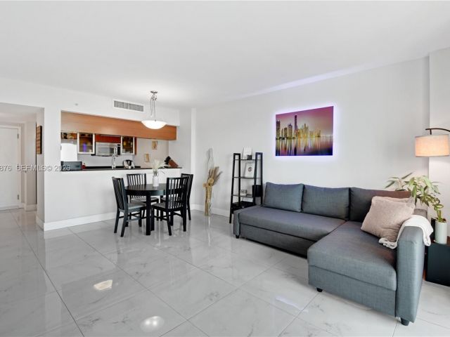 1-bedroom condo for sale in Miami - 1800 N Bayshore Dr 4106 - MondialRealty