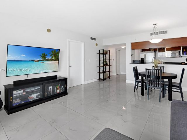 1-bedroom condo for sale in Miami - 1800 N Bayshore Dr 4106 - MondialRealty