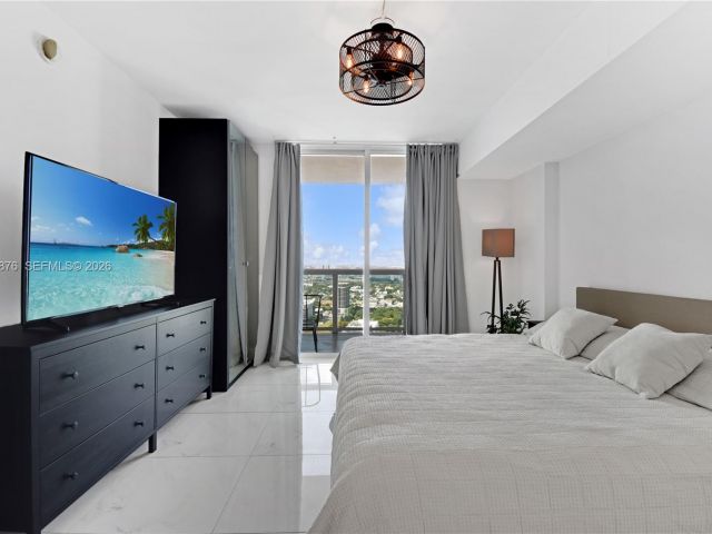 1-bedroom condo for sale in Miami - 1800 N Bayshore Dr 4106 - MondialRealty