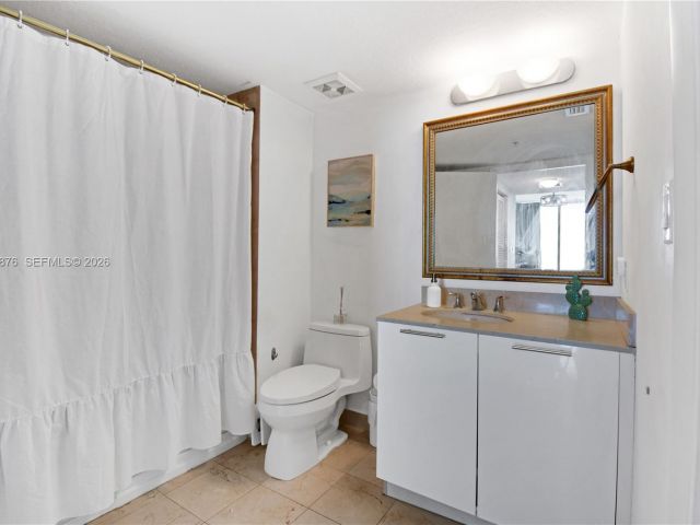 1-bedroom condo for sale in Miami - 1800 N Bayshore Dr 4106 - MondialRealty