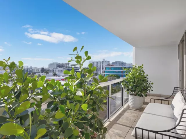 2-bedroom condo for rent in Miami Beach - 1800 Sunset Harbour Dr 803 - MondialRealty