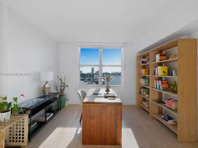 2-bedroom condo for rent in Miami Beach - 1800 Sunset Harbour Dr 803 - MondialRealty