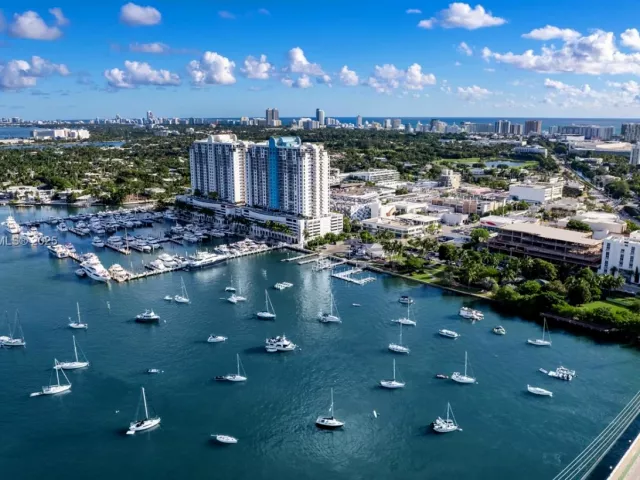 2-bedroom condo for rent in Miami Beach - 1800 Sunset Harbour Dr 803 - MondialRealty