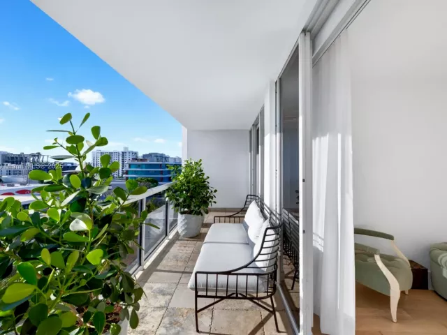 2-bedroom condo for rent in Miami Beach - 1800 Sunset Harbour Dr 803 - MondialRealty