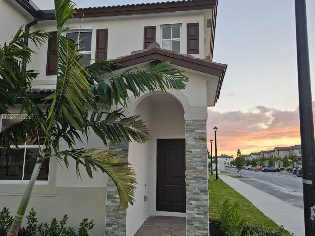 3-bedroom home for rent in Homestead - 2618 SE 27th Ct 2618 - MondialRealty