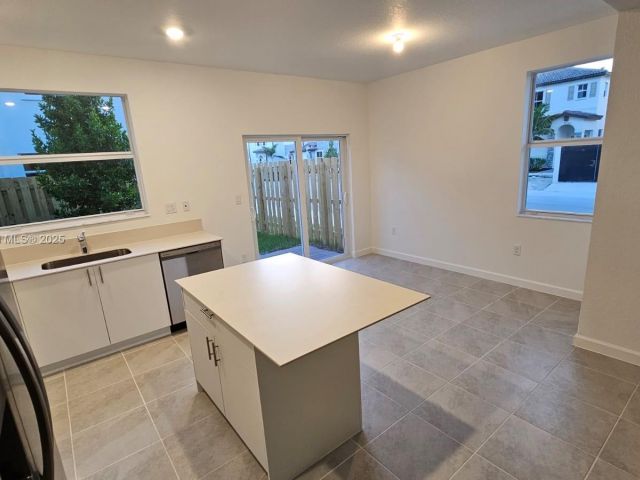 3-bedroom home for rent in Homestead - 2618 SE 27th Ct 2618 - MondialRealty