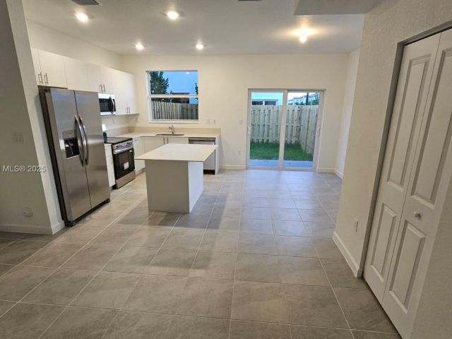 3-bedroom home for rent in Homestead - 2618 SE 27th Ct 2618 - MondialRealty