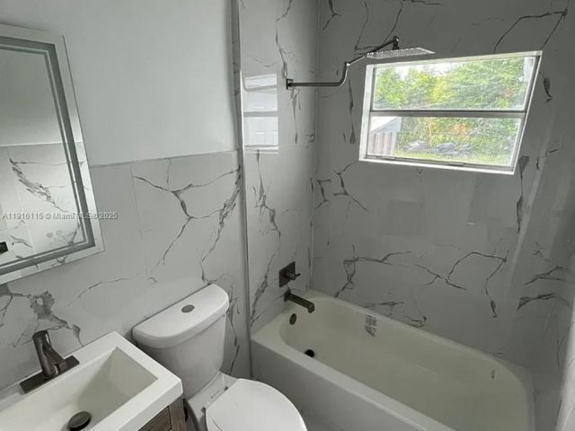 3-bedroom home for rent in Pompano Beach - 2726 NW 4th Ct - MondialRealty