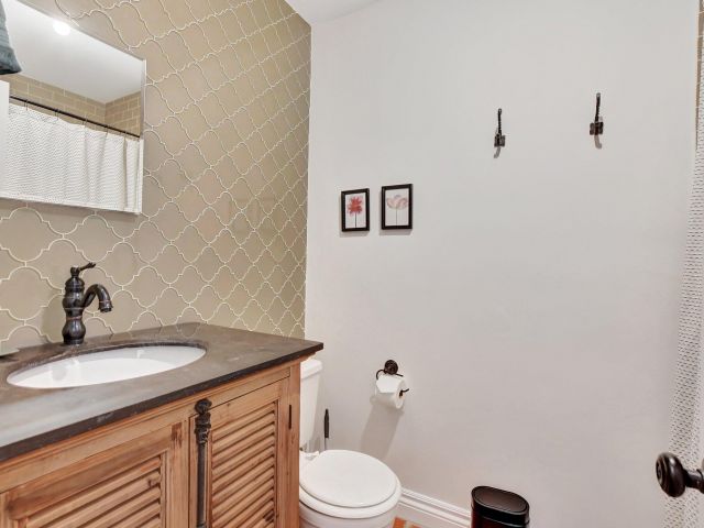 Home for rent at 801 SW 5th Street - photo 6809345