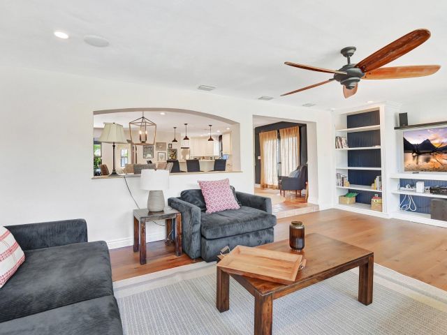 Home for rent at 801 SW 5th Street - photo 6809347