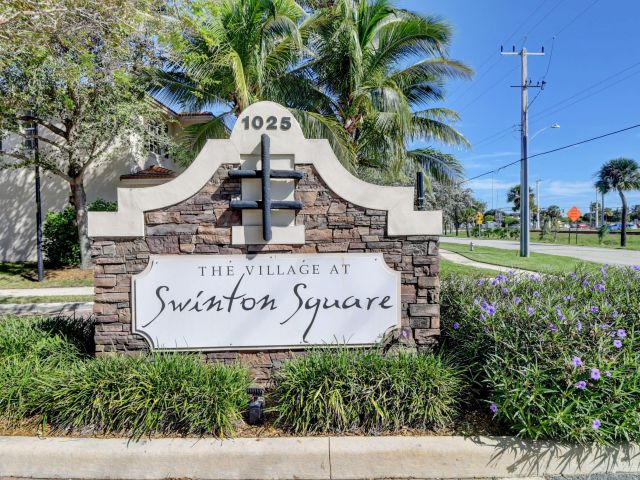 Home for rent at 1019 W Longport Circle 5b - photo 6803653