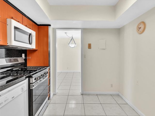 Apartment for sale  Unit #2024 - photo 6805897