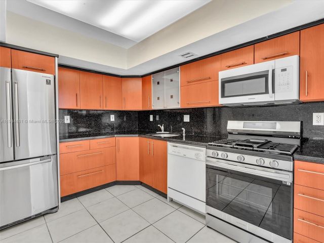Apartment for sale  Unit #2024 - photo 6805899