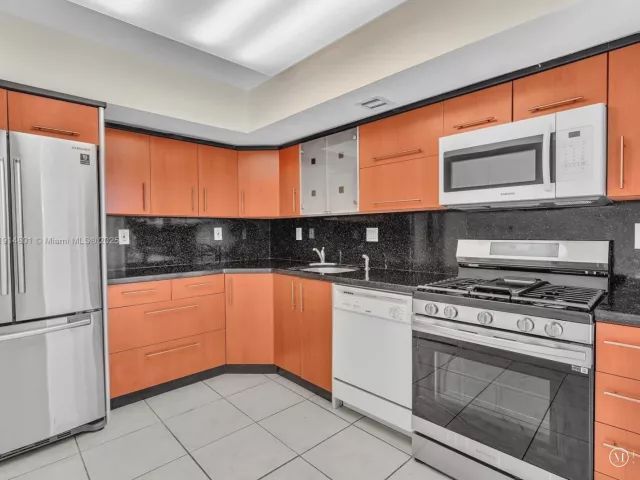 2-bedroom condo for sale in Hallandale Beach - 2030 S Ocean Dr 2024 - MondialRealty