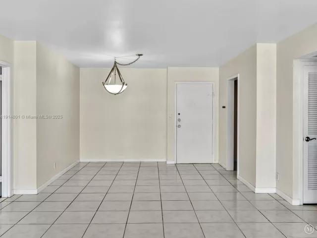 2-bedroom condo for sale in Hallandale Beach - 2030 S Ocean Dr 2024 - MondialRealty