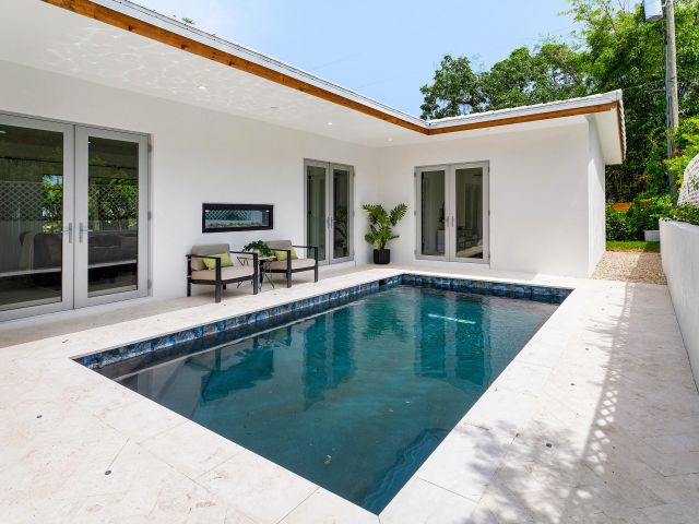 Home for rent at 2330 Lake Avenue 2330 - photo 6814018