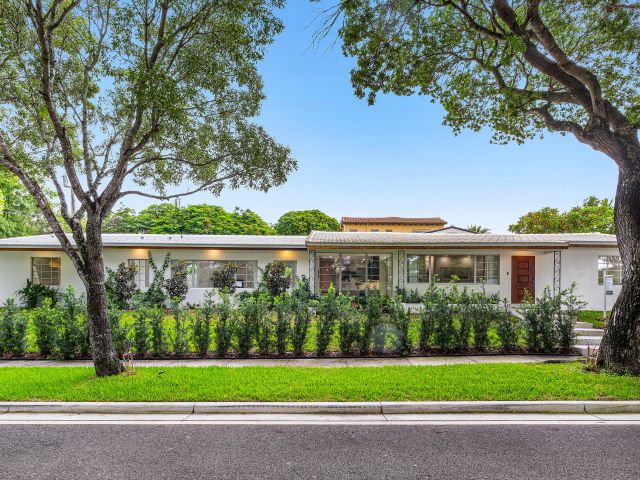 Home for rent at 2330 Lake Avenue 2330 - photo 6814020