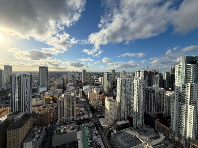 Apartment for sale  Unit #4807 - photo 7444305