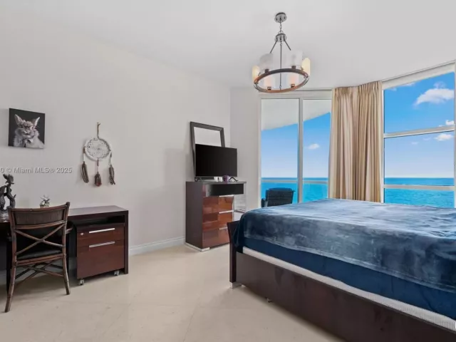 2-bedroom condo for sale in Sunny Isles Beach - 16047 Collins Ave 1202 - MondialRealty