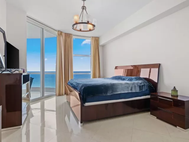 2-bedroom condo for sale in Sunny Isles Beach - 16047 Collins Ave 1202 - MondialRealty