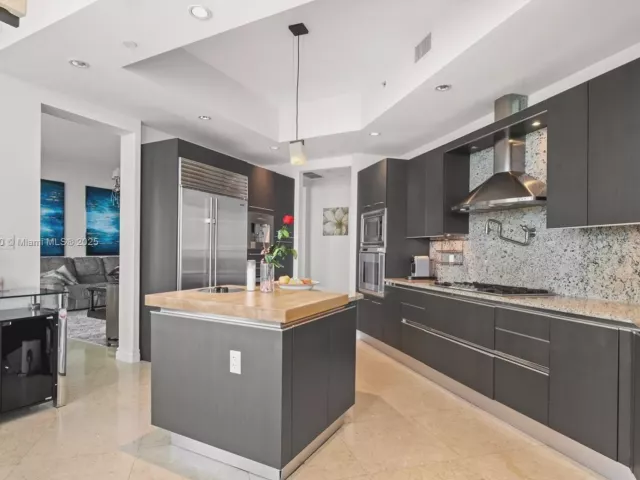 2-bedroom condo for sale in Sunny Isles Beach - 16047 Collins Ave 1202 - MondialRealty