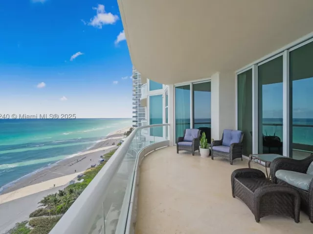 2-bedroom condo for sale in Sunny Isles Beach - 16047 Collins Ave 1202 - MondialRealty