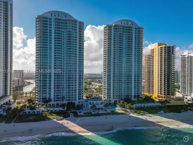 2-bedroom condo for sale in Sunny Isles Beach - 16047 Collins Ave 1202 - MondialRealty