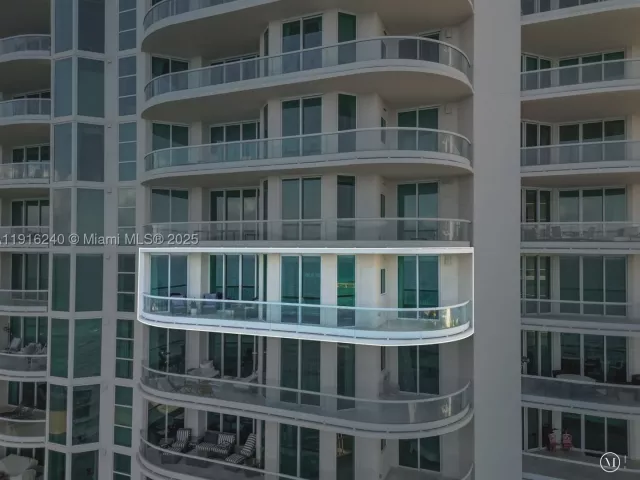 2-bedroom condo for sale in Sunny Isles Beach - 16047 Collins Ave 1202 - MondialRealty