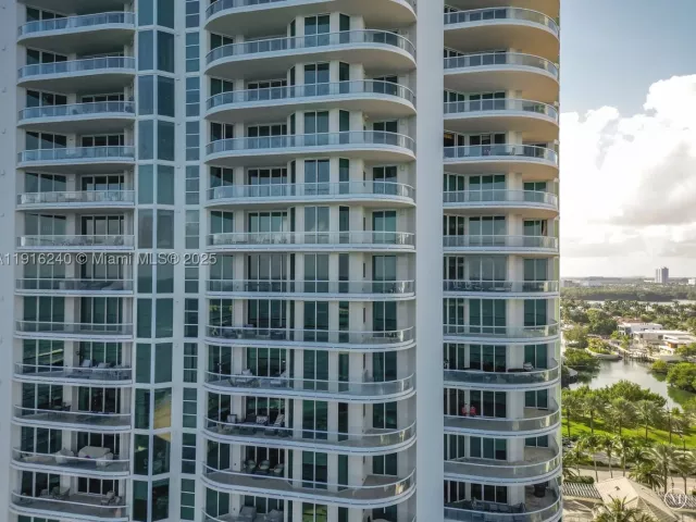 2-bedroom condo for sale in Sunny Isles Beach - 16047 Collins Ave 1202 - MondialRealty