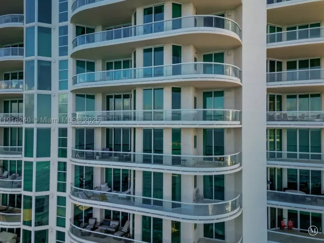 2-bedroom condo for sale in Sunny Isles Beach - 16047 Collins Ave 1202 - MondialRealty