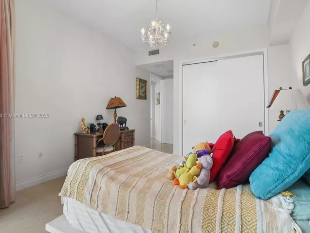 2-bedroom condo for sale in Sunny Isles Beach - 16047 Collins Ave 1202 - MondialRealty