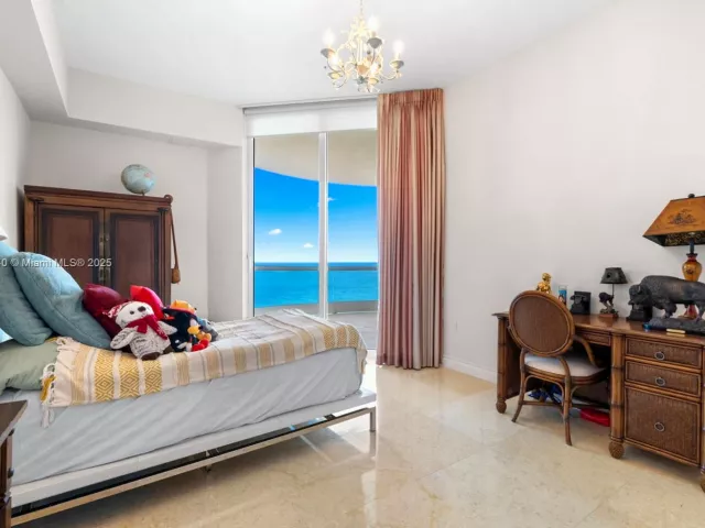 2-bedroom condo for sale in Sunny Isles Beach - 16047 Collins Ave 1202 - MondialRealty