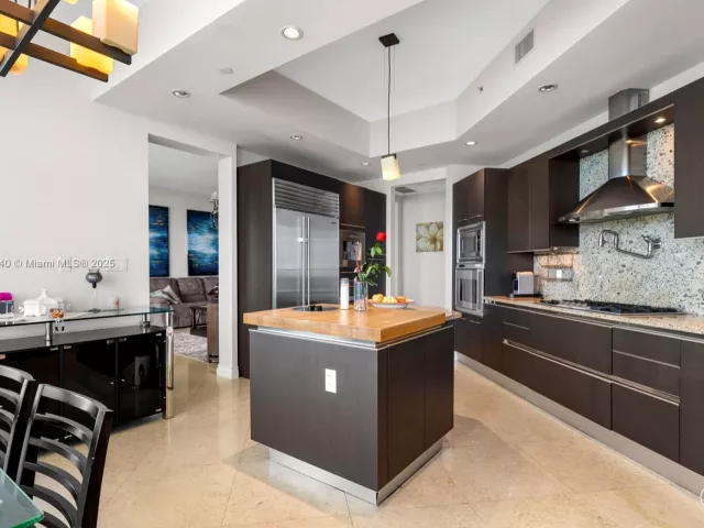 2-bedroom condo for sale in Sunny Isles Beach - 16047 Collins Ave 1202 - MondialRealty