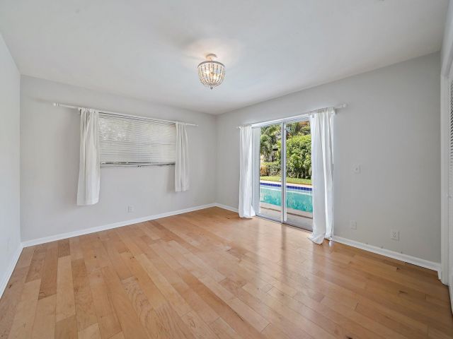 Home for rent at 201 Worth Court N - photo 6808636