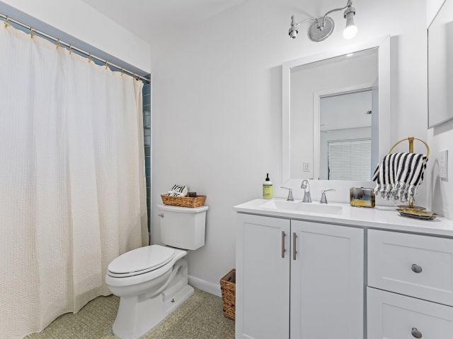 Home for rent at 201 Worth Court N - photo 6808638