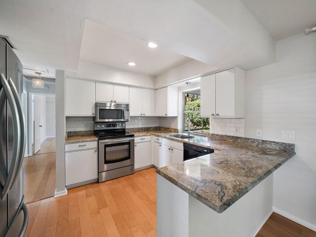 Home for rent at 201 Worth Court N - photo 6808643