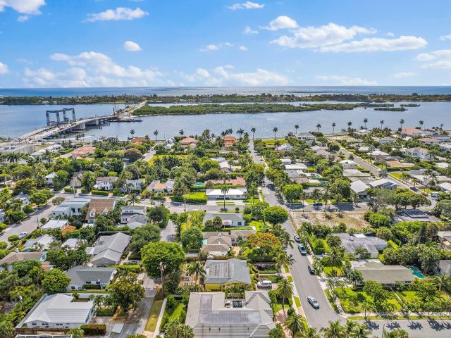 Home for rent at 201 Worth Court N - photo 6808650