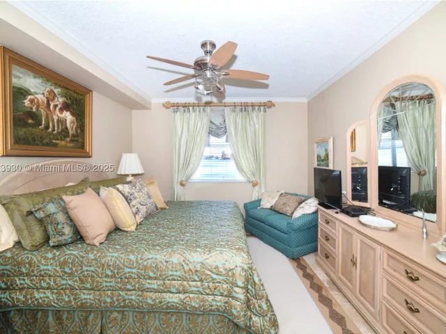2-bedroom condo for sale in Sunny Isles Beach - 17100 N Bay Rd 1107 - MondialRealty