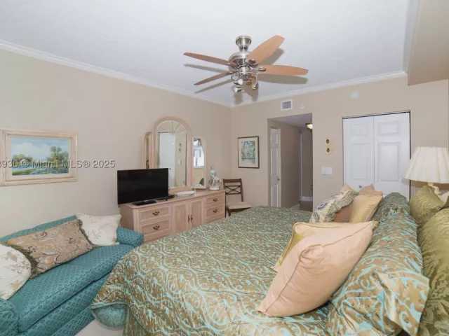 2-bedroom condo for sale in Sunny Isles Beach - 17100 N Bay Rd 1107 - MondialRealty