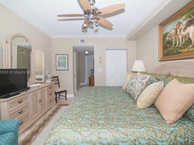 2-bedroom condo for sale in Sunny Isles Beach - 17100 N Bay Rd 1107 - MondialRealty