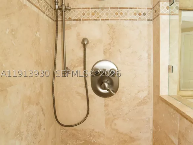 2-bedroom condo for sale in Sunny Isles Beach - 17100 N Bay Rd 1107 - MondialRealty