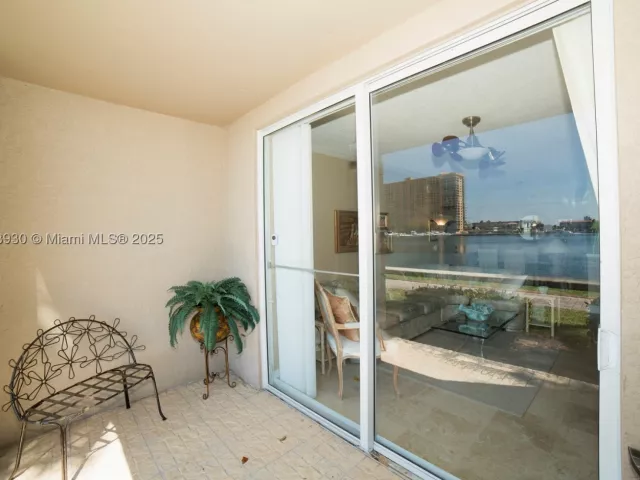 2-bedroom condo for sale in Sunny Isles Beach - 17100 N Bay Rd 1107 - MondialRealty
