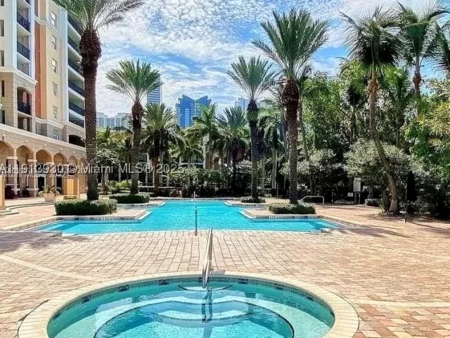 2-bedroom condo for sale in Sunny Isles Beach - 17100 N Bay Rd 1107 - MondialRealty